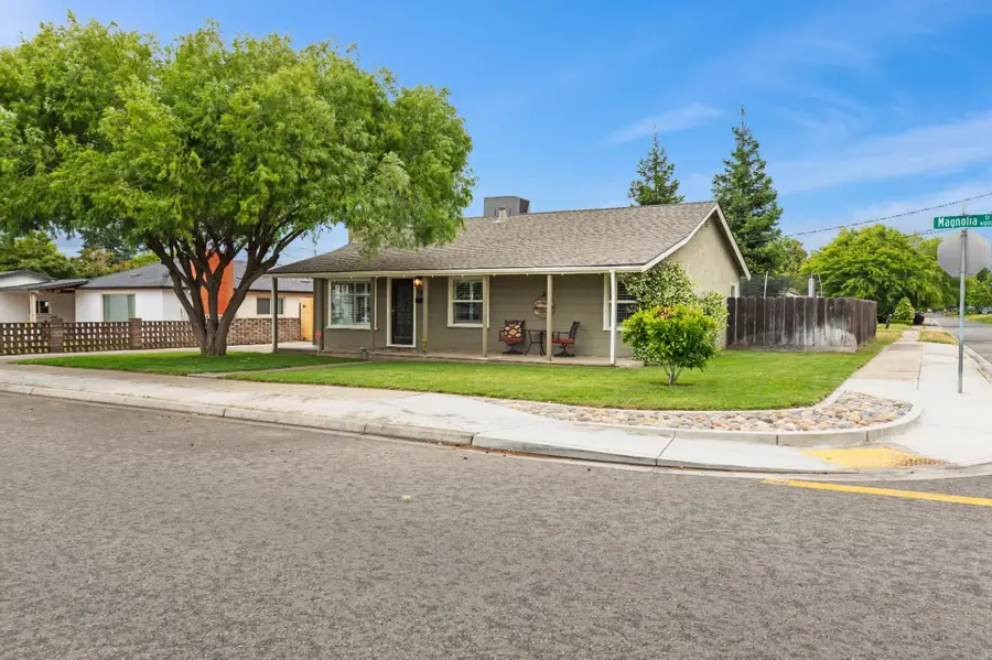 1006 Magnolia Street, Oakdale, CA 95361 - #3