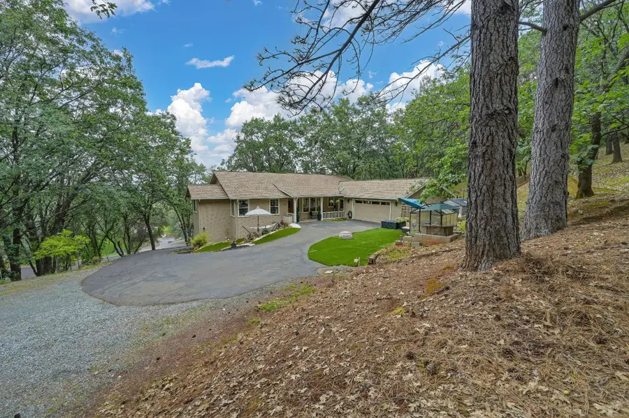 2101 Secret Diggin Court, Cool, CA 95614 - #2