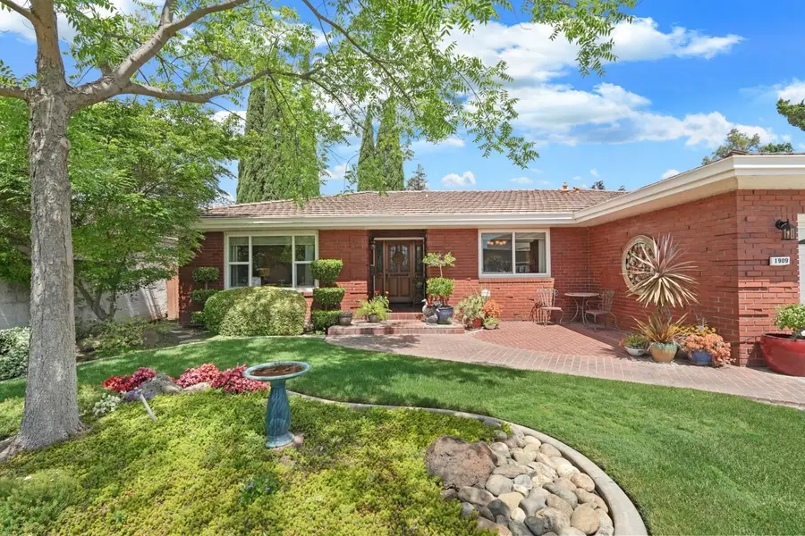 1909 W Vine Street, Lodi, CA 95242 - #3