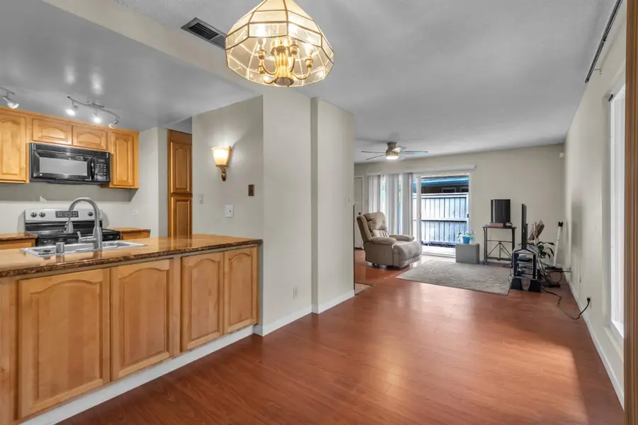 213 Roundtree Court, Sacramento, CA 95831 - #2