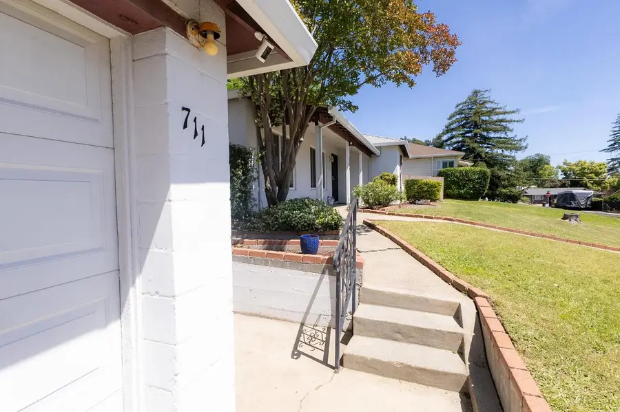 711 Vinewood Avenue, Roseville, CA 95678 - #3