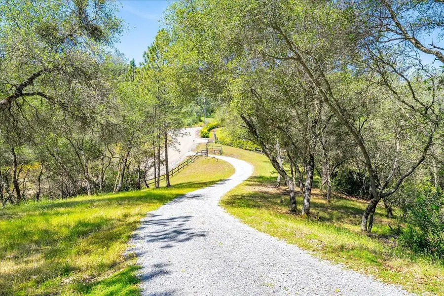 4521 Cross Creek Road, Cool, CA 95614 - #3