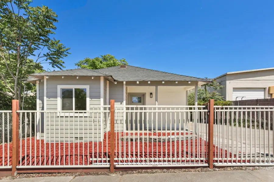 4901 Parker Avenue, Sacramento, CA 95820 - #3