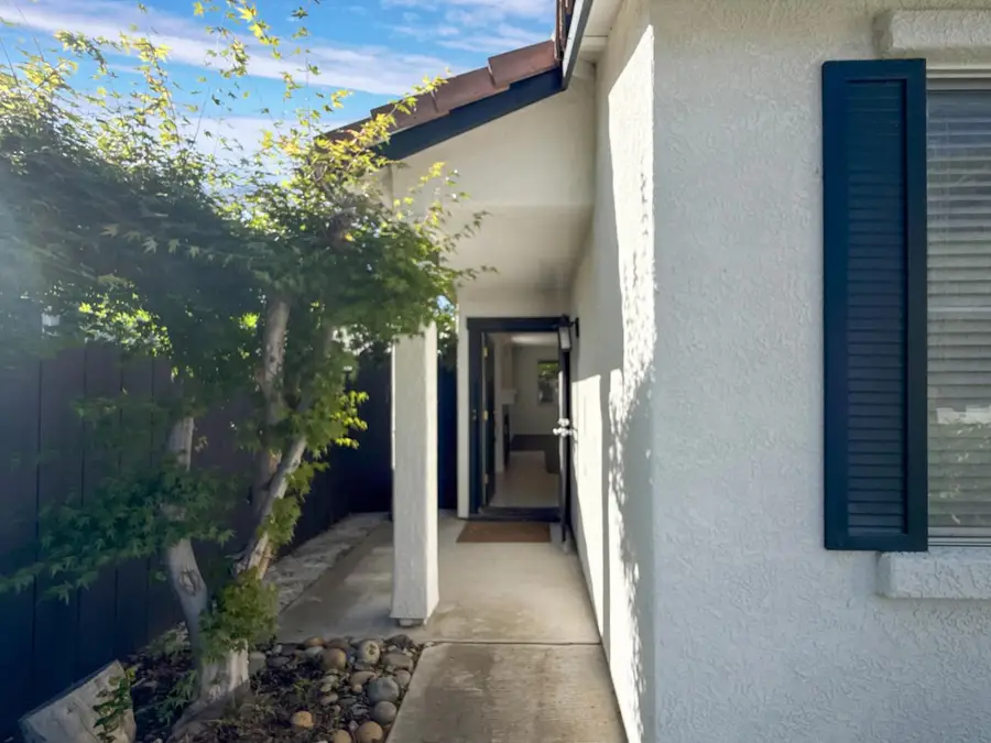 3027 Carousel Circle, Stockton, CA 95219 - #3