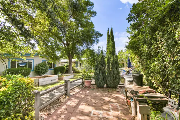 140 Inner Circle, Davis, CA 95618