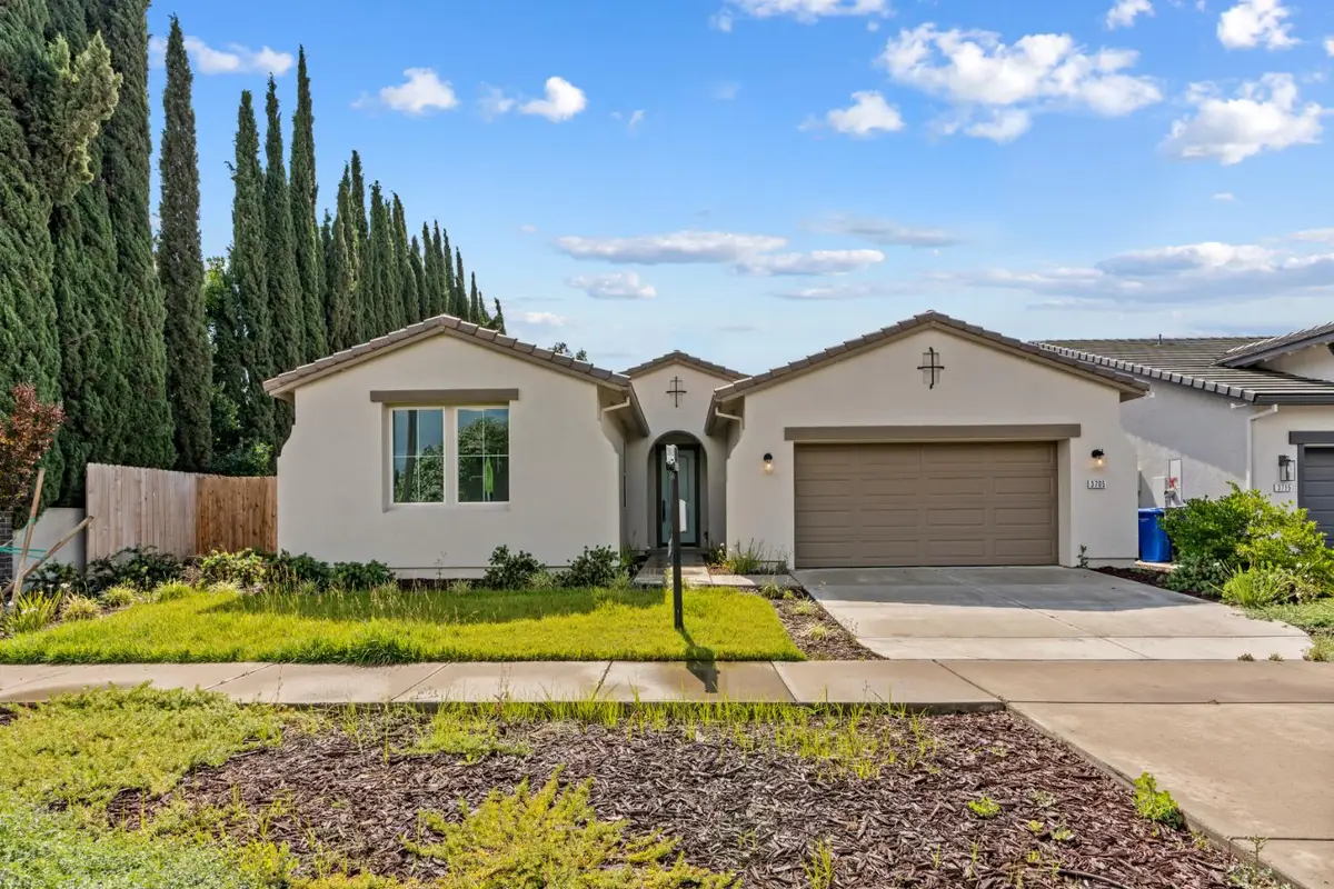 3705 Berkeley, Turlock, CA 95382 - #1
