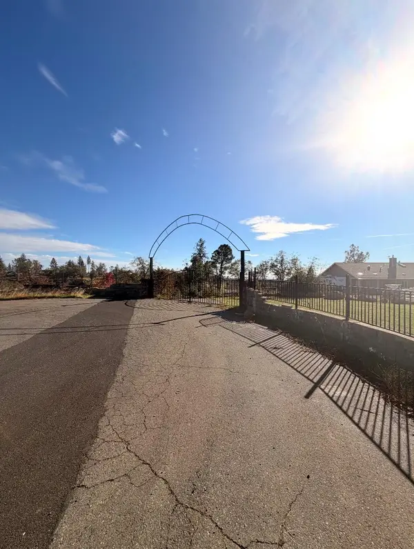 5242 Mirada Lane, Paradise, CA 95969