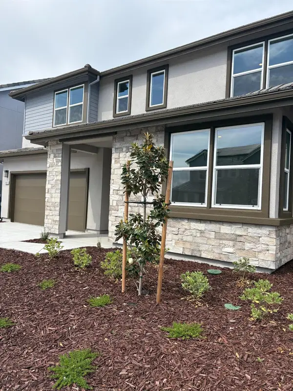 2082 Gravel Bar Way, Sacramento, CA 95832