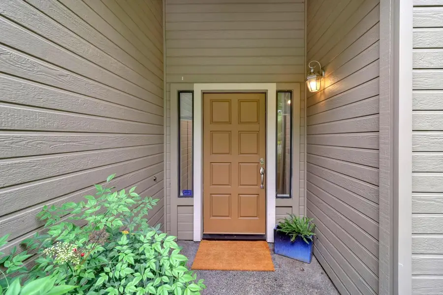 2084 University Park Drive, Sacramento, CA 95825 - #2