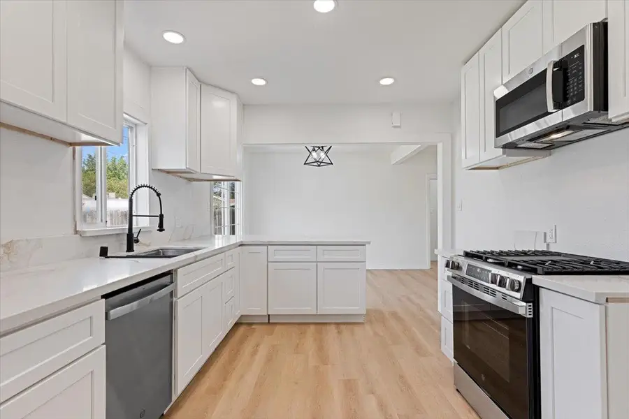 3127 Valencia Way, Sacramento, CA 95825 - #2