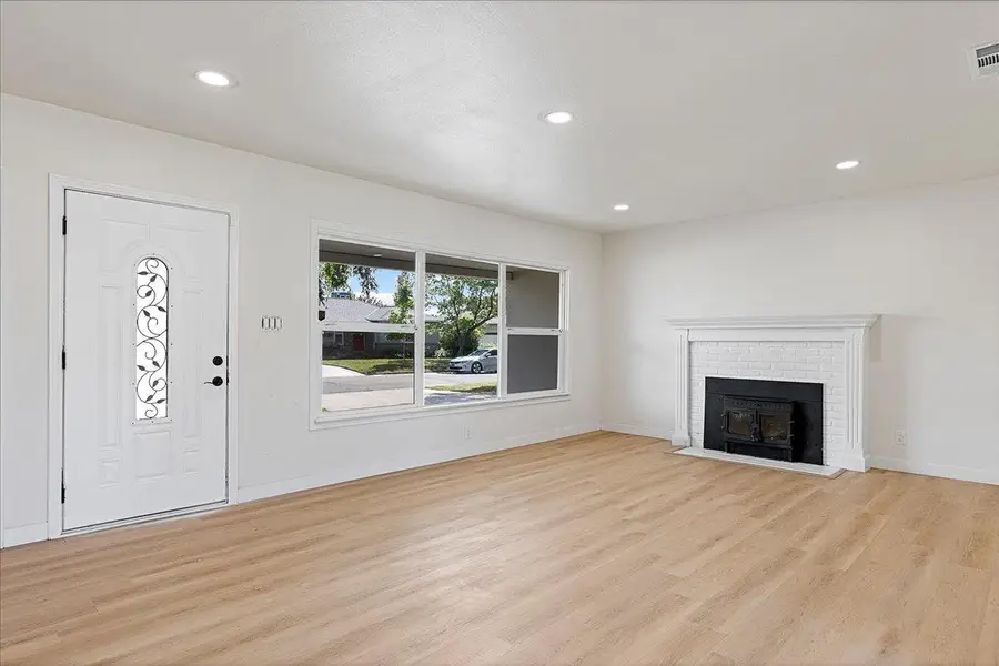 3127 Valencia Way, Sacramento, CA 95825 - #3