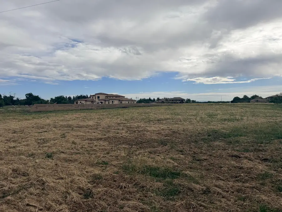 3140 Railroad Avenue, Yuba City, CA 95991 - #3