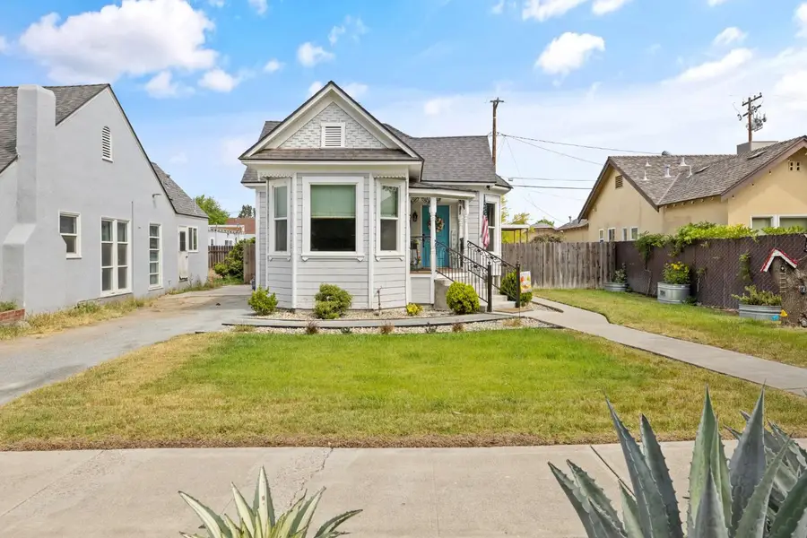 124 W Florinda Street, Hanford, CA 93230 - #2