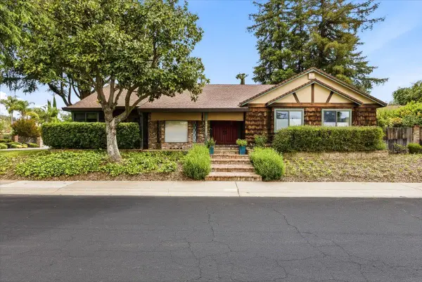 2747 Bradshaw, Sacramento, CA 95827