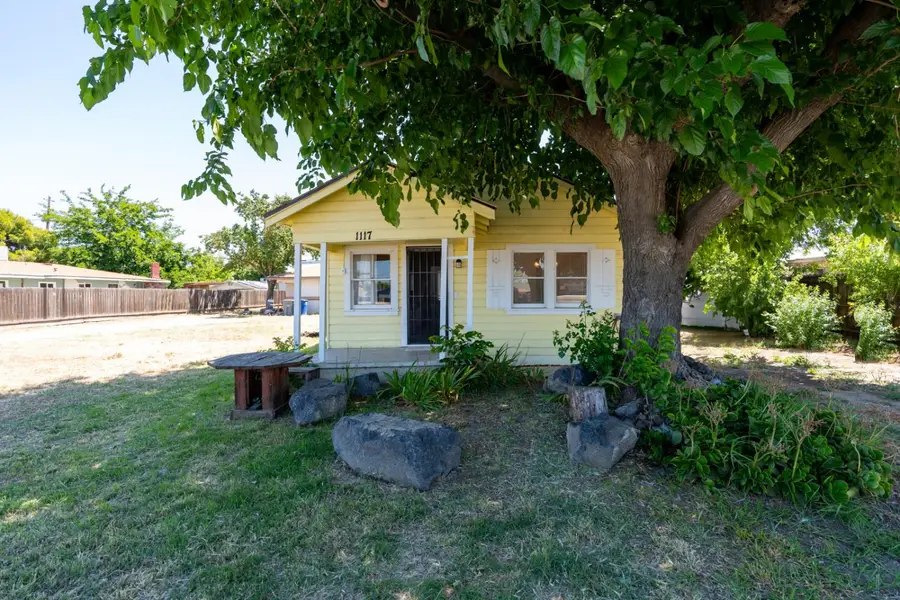 1117 Center Avenue, Dos Palos, CA 93620 - #3