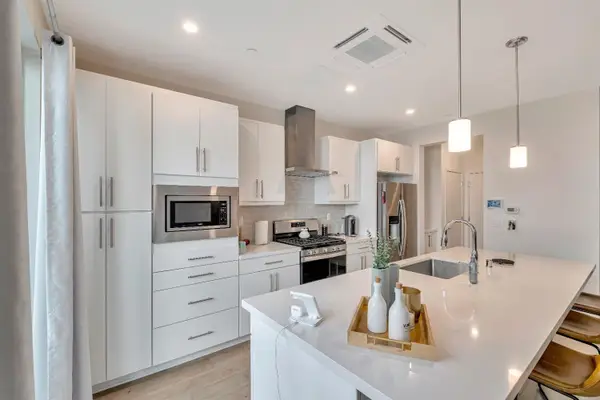 198 Log Pond Ln, Sacramento, CA 95818