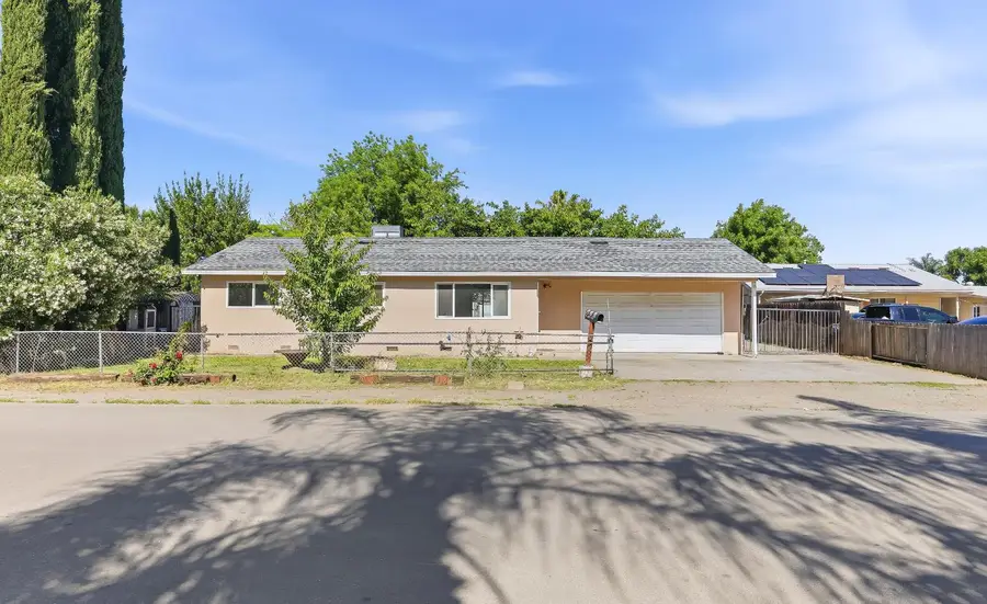 378 S Coolidge Avenue, Stockton, CA 95215 - #3