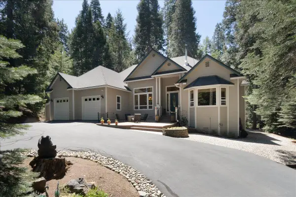 3086 Ridgecrest Way, Pollock Pines, CA 95726