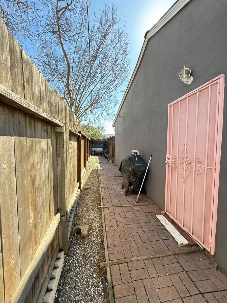 2155 Meadowlark Lane, Sacramento, CA 95821 - #2