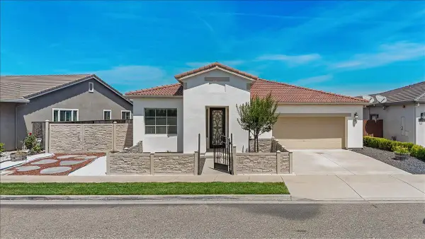 2352 Mustang Drive, Oakdale, CA 95361