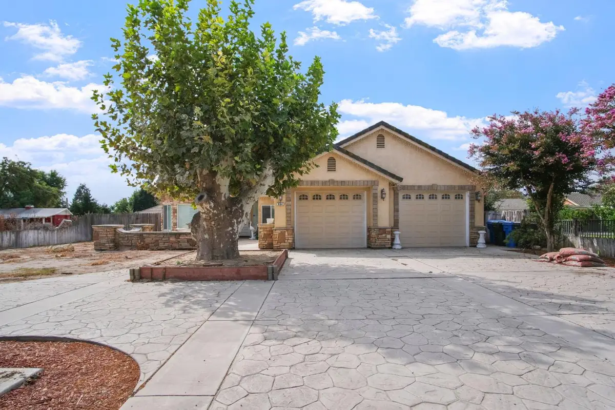 984 E Woodward Avenue, Manteca, CA 95337 - #1