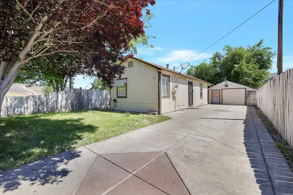 1215 J Street, Marysville, CA 95901