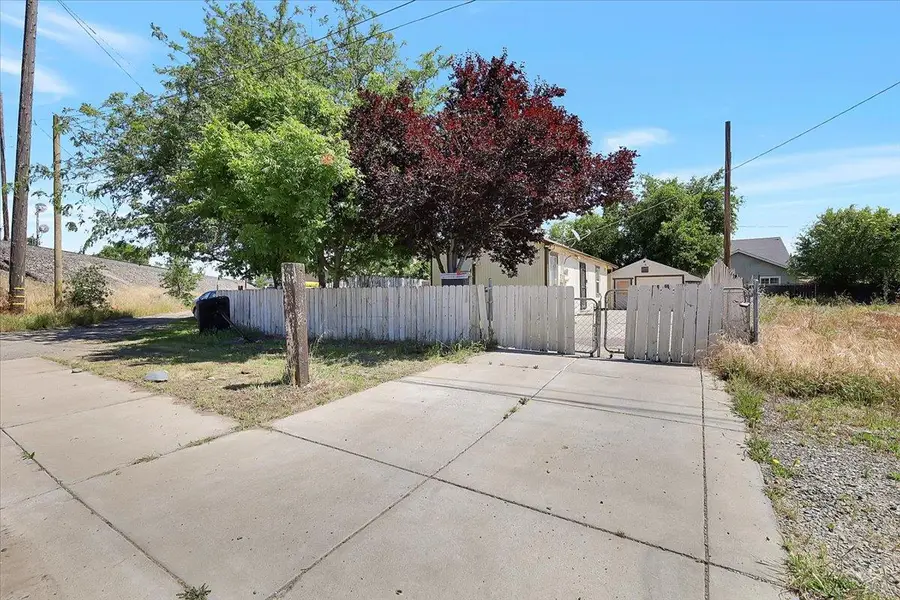 1215 J Street, Marysville, CA 95901 - #2