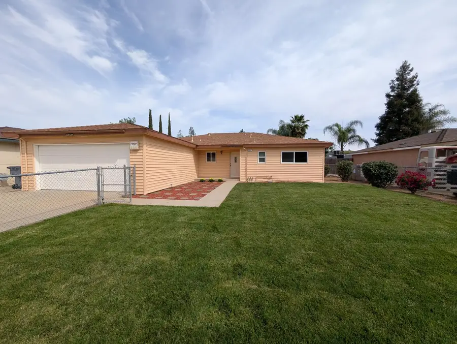 213 Renee Way, Madera, CA 93638 - #2