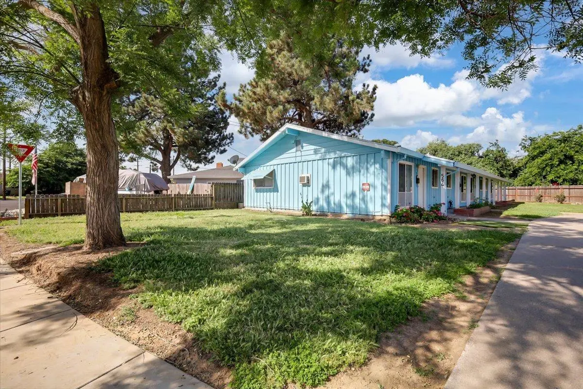 564 E 15th Street, Marysville, CA 95901 - #1