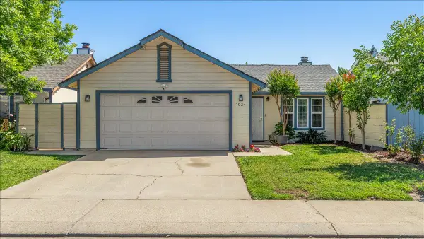 1924 Amsterdam Lane, Modesto, CA 95356