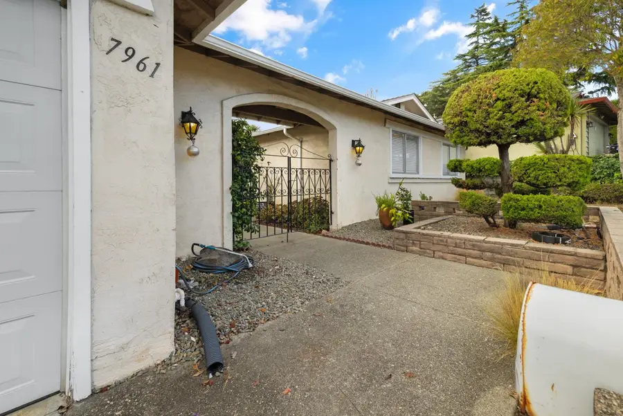 7961 Phaeton Drive, Oakland, CA 94605 - #2
