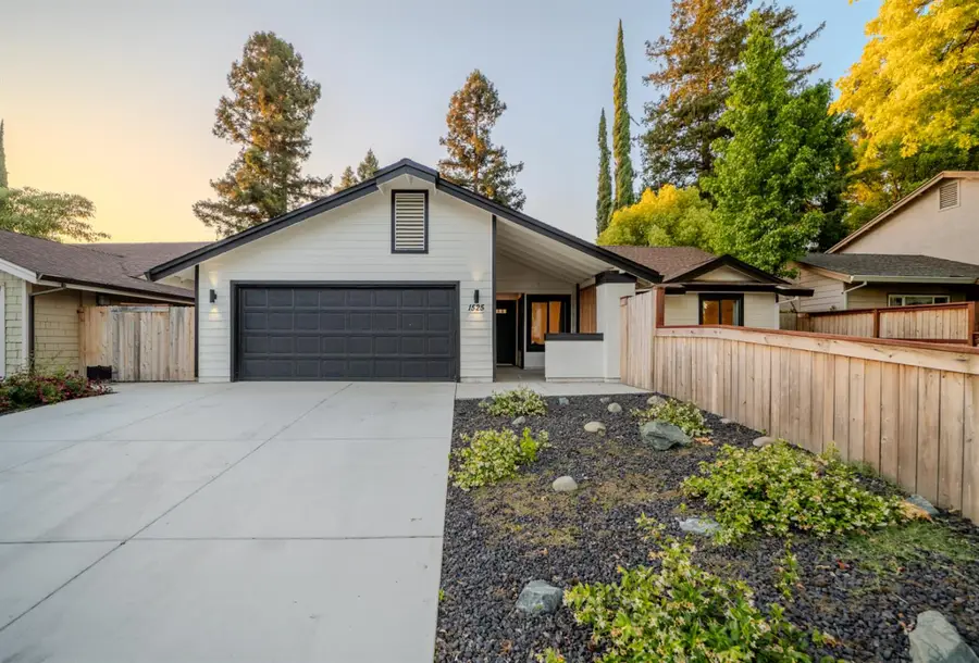 1525 Woodland Oaks Way, Sacramento, CA 95833 - #2