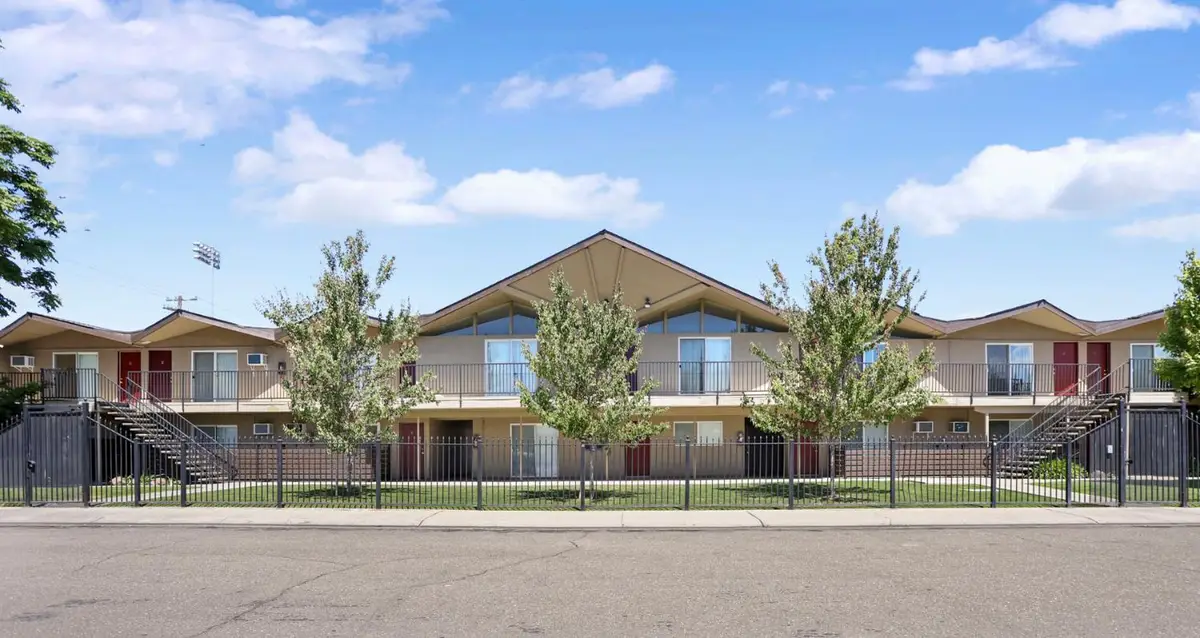 1305 W El Monte Street, Stockton, CA 95207 - #1