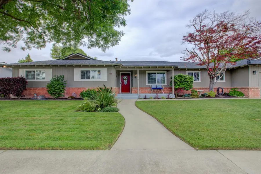 605 Camellia Street, Turlock, CA 95380 - #2