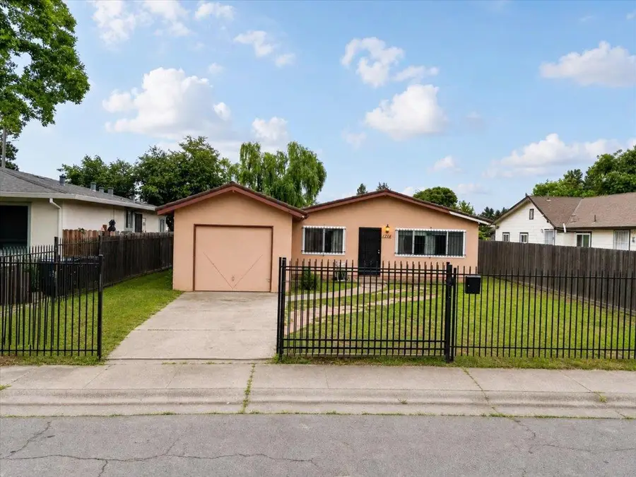3214 35th Avenue, Sacramento, CA 95824 - #2