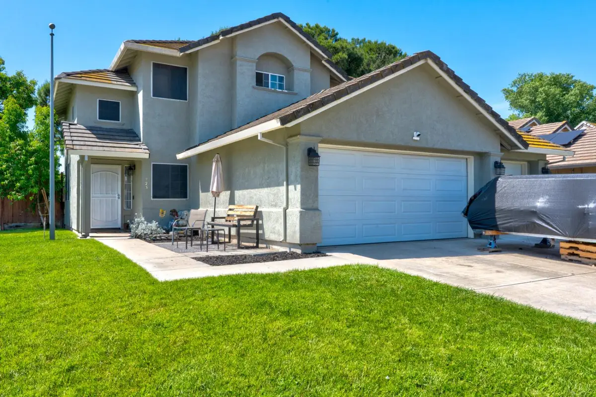 725 Mckinley Street, Los Banos, CA 93635 - #1