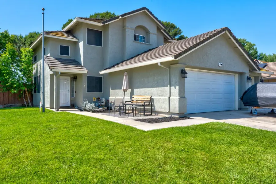 725 Mckinley Street, Los Banos, CA 93635 - #2