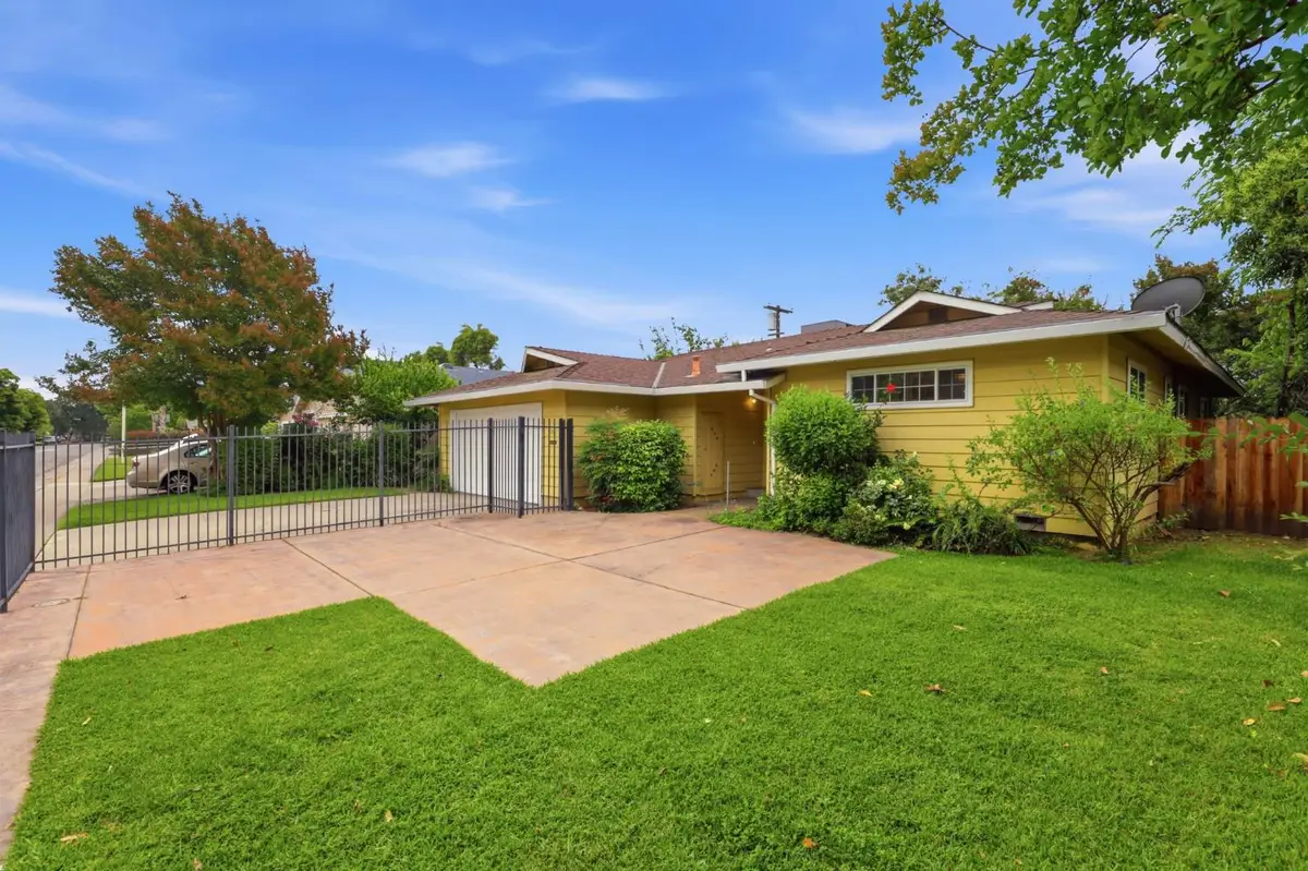 158 Globe Avenue, Sacramento, CA 95815 - #1