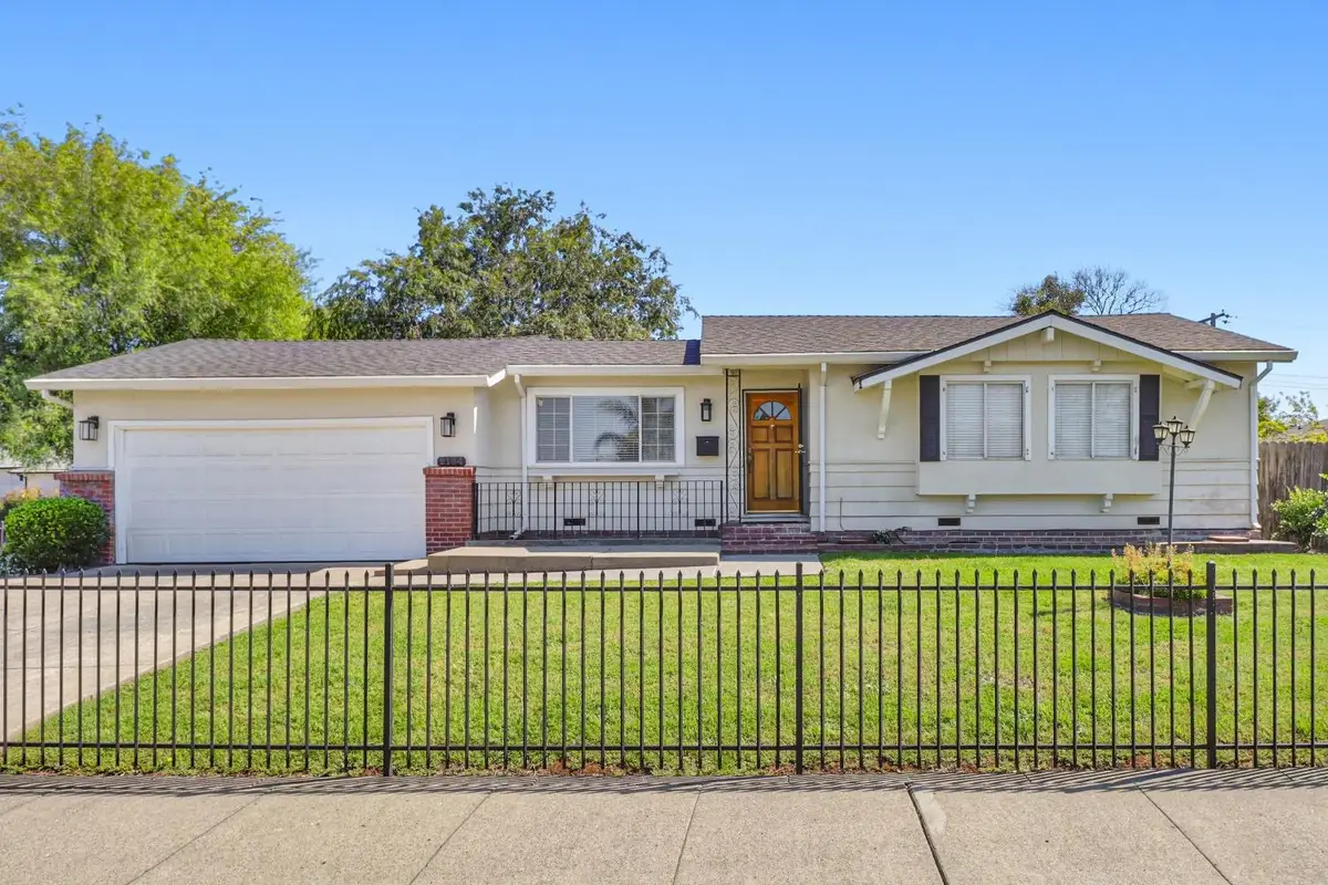 2154 Meadowglen Avenue, Sacramento, CA 95832 - #1