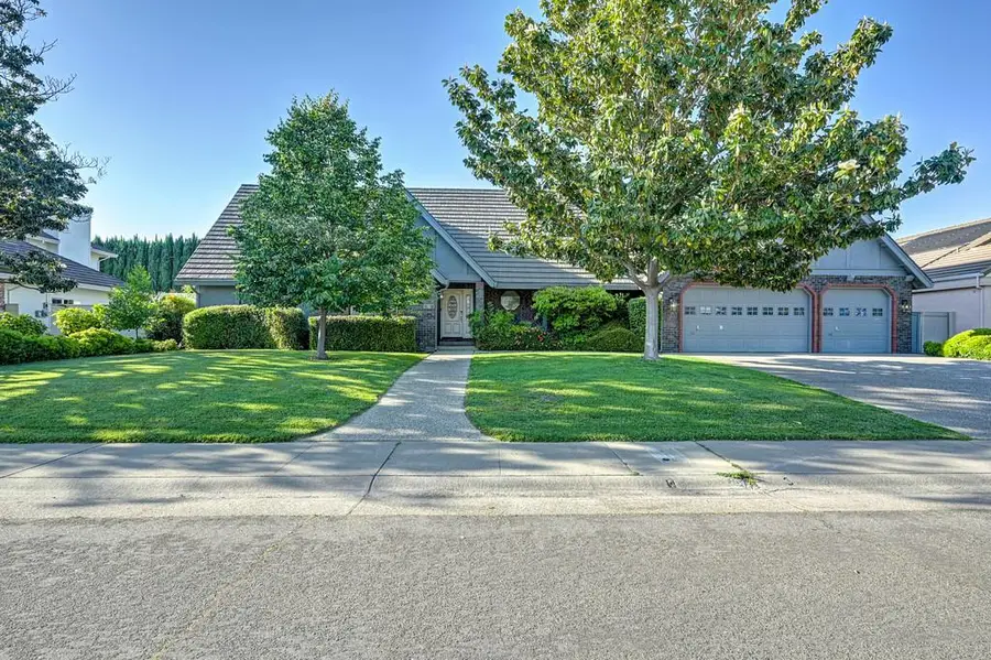819 Lake Front Drive, Sacramento, CA 95831 - #3