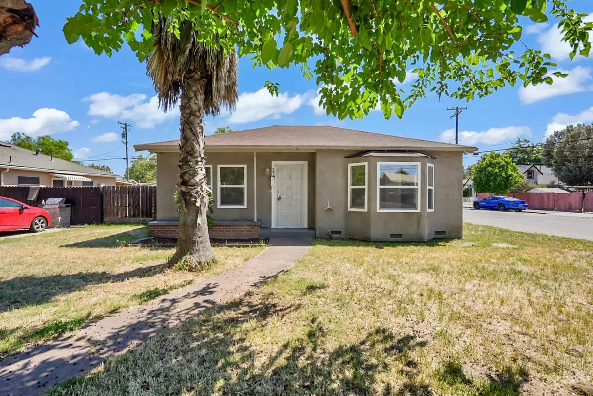 594 Park Street, Turlock, CA 95380 - #1