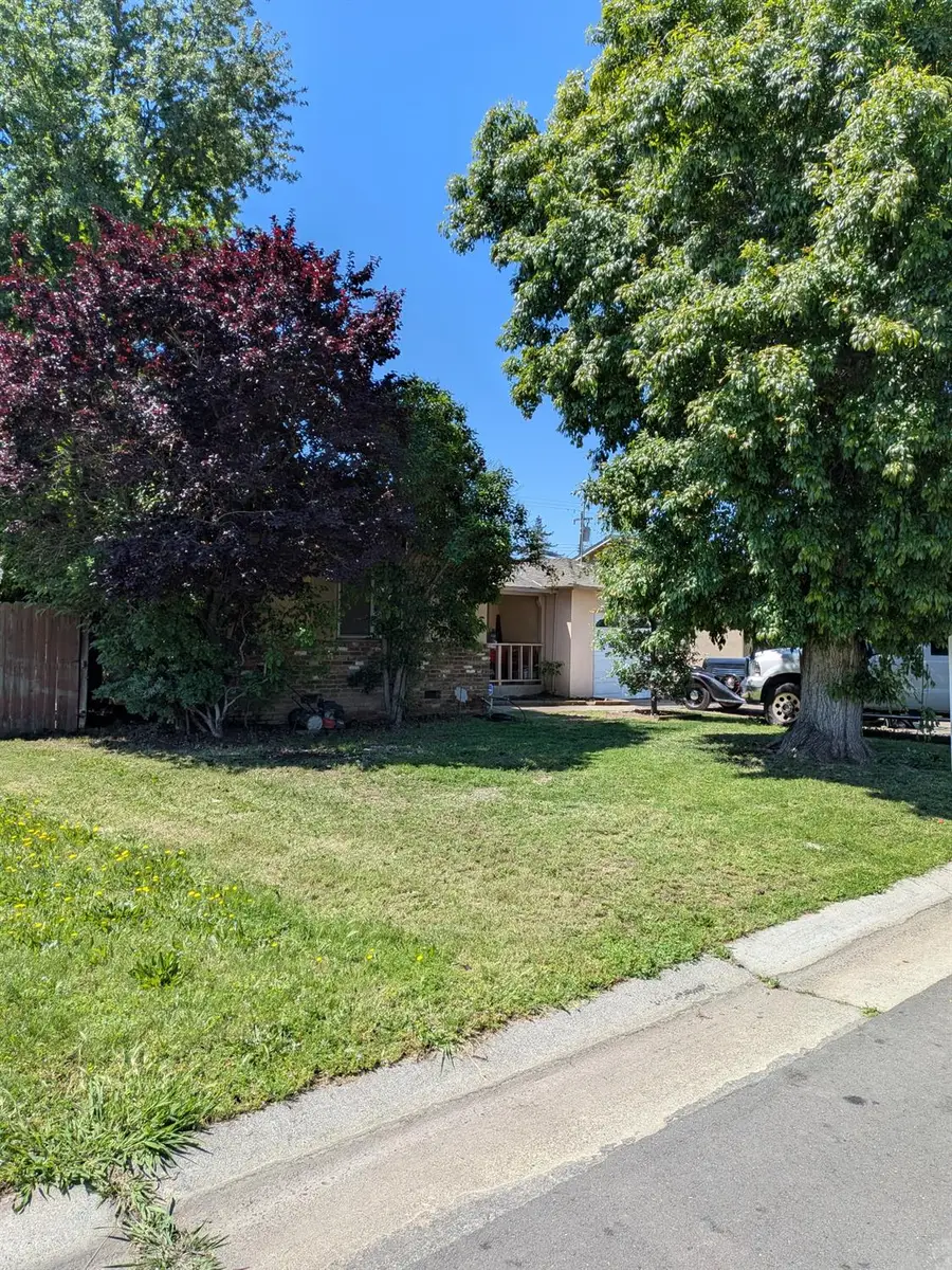 2052 Delma Way, Sacramento, CA 95825 - #2