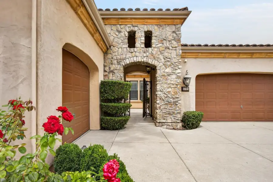 3730 Kingsbarns Drive, Roseville, CA 95747 - #2