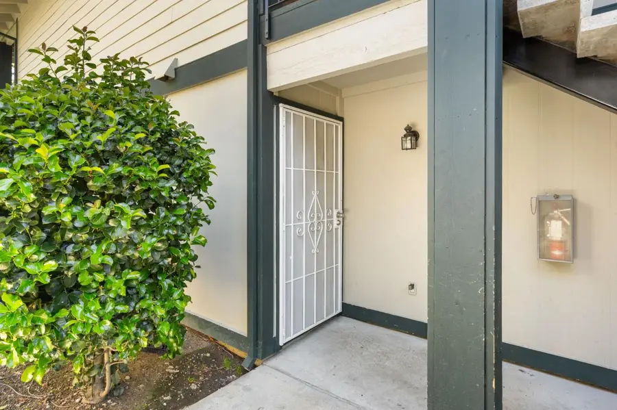 7283 Florin Mall Drive #12, Sacramento, CA 95823 - #2