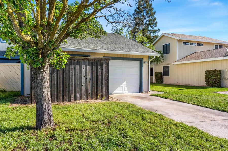 9334 Aizenberg Circle, Elk Grove, CA 95624 - #2