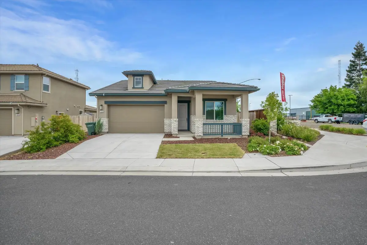 1039 Longview Drive, Oakdale, CA 95361 - #1