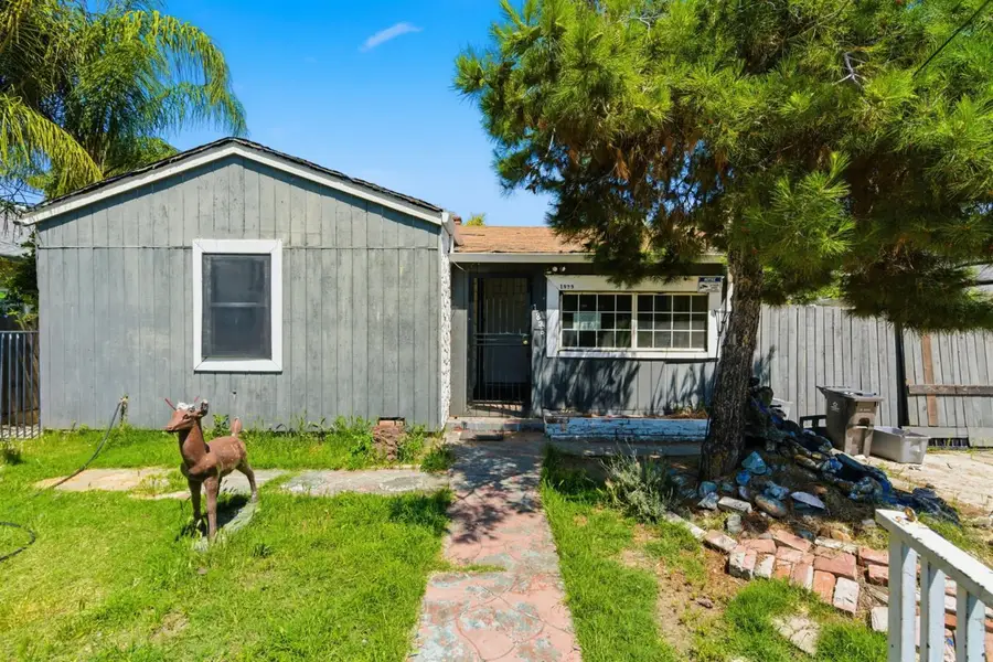 1823 W Acacia Street, Stockton, CA 95203 - #2