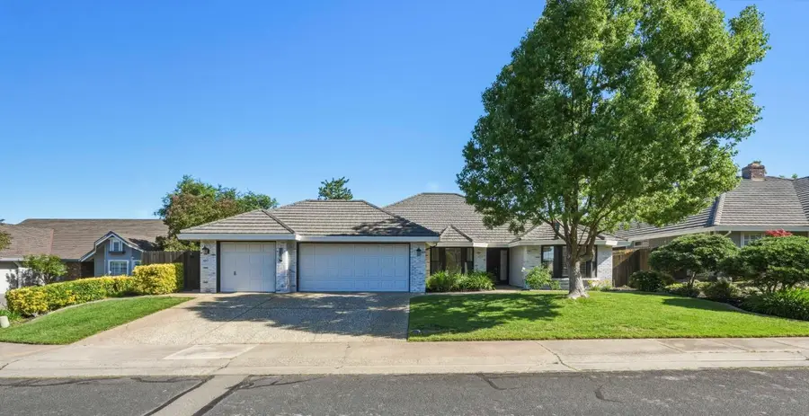 1812 Summerhill Drive, Roseville, CA 95661 - #2