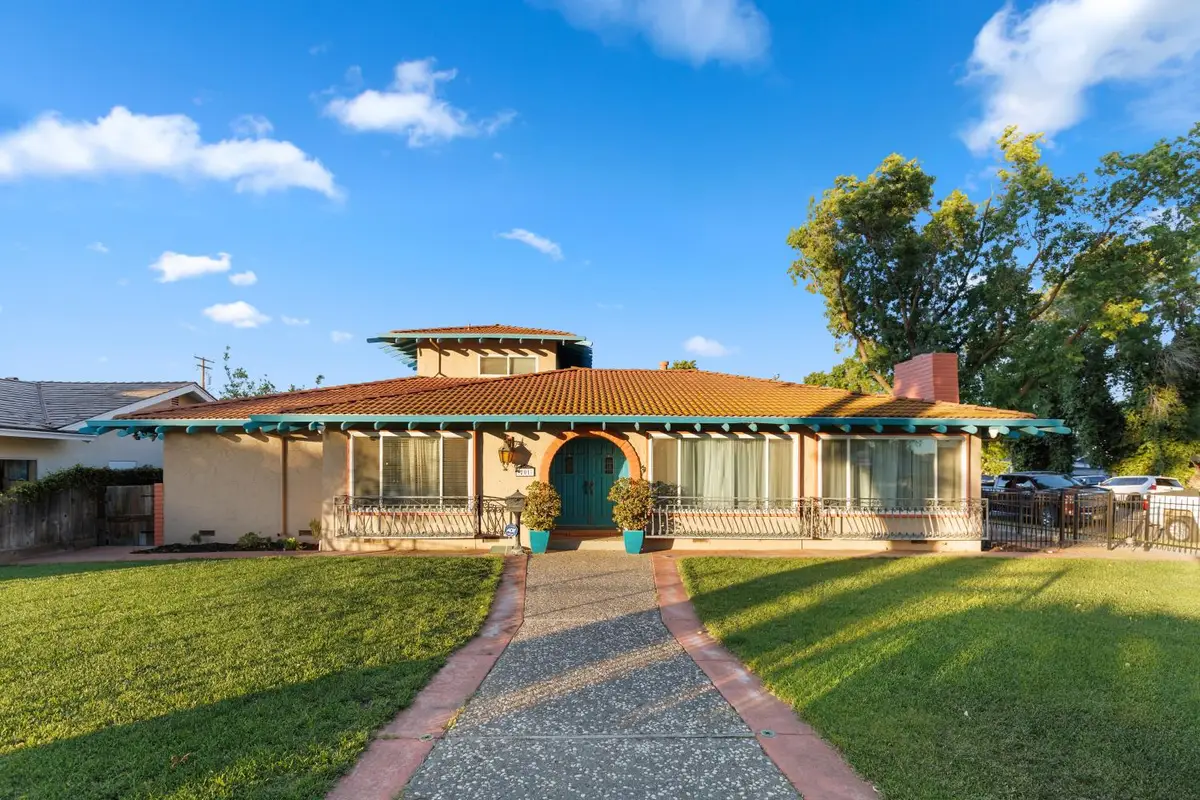 201 N 7th Street, Patterson, CA 95363 - #1