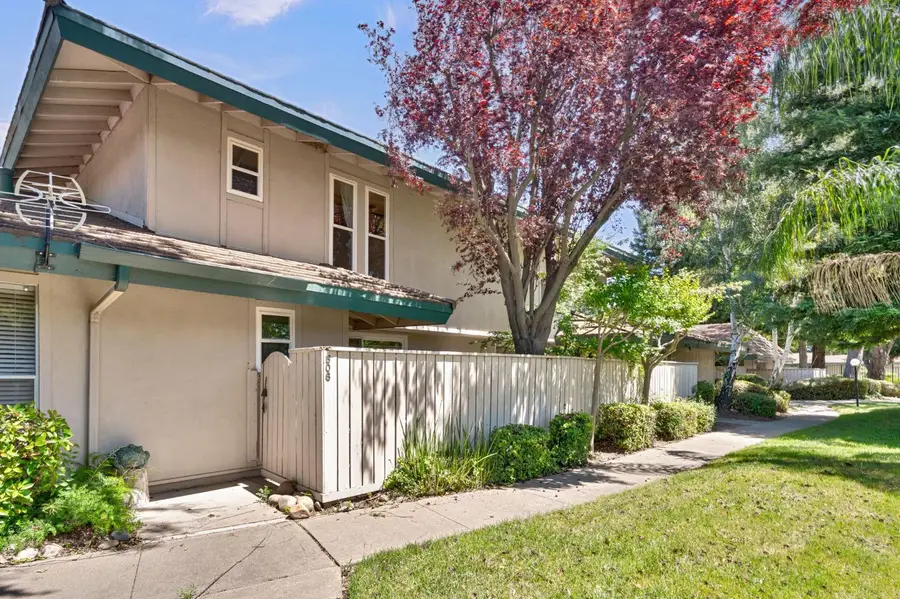 506 Roundtree Court, Sacramento, CA 95831 - #2